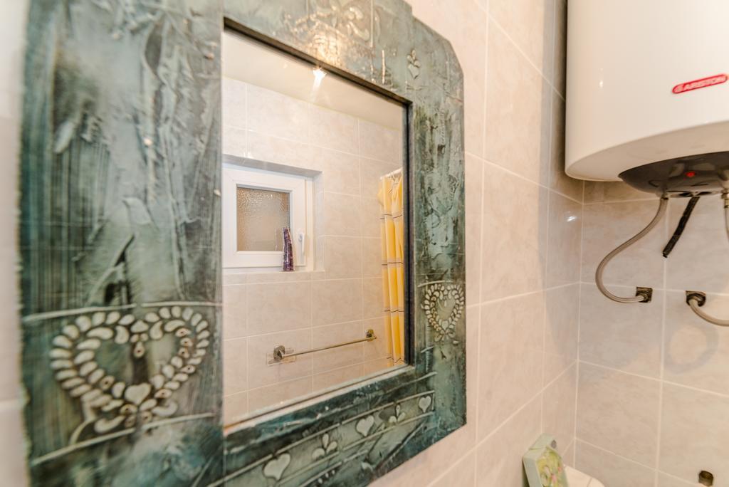 Paula Apartments วีร์ ภายนอก รูปภาพ