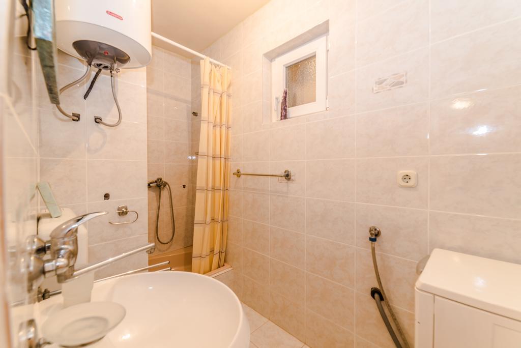 Paula Apartments วีร์ ภายนอก รูปภาพ