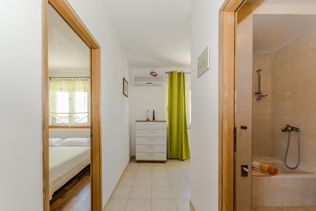 Paula Apartments วีร์ ภายนอก รูปภาพ
