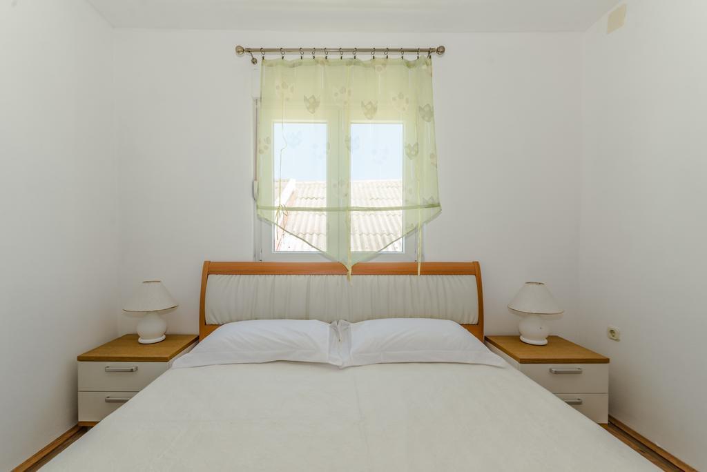 Paula Apartments วีร์ ภายนอก รูปภาพ