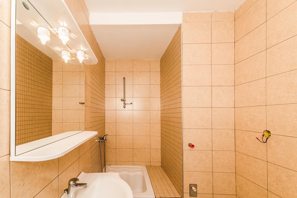 Paula Apartments วีร์ ภายนอก รูปภาพ