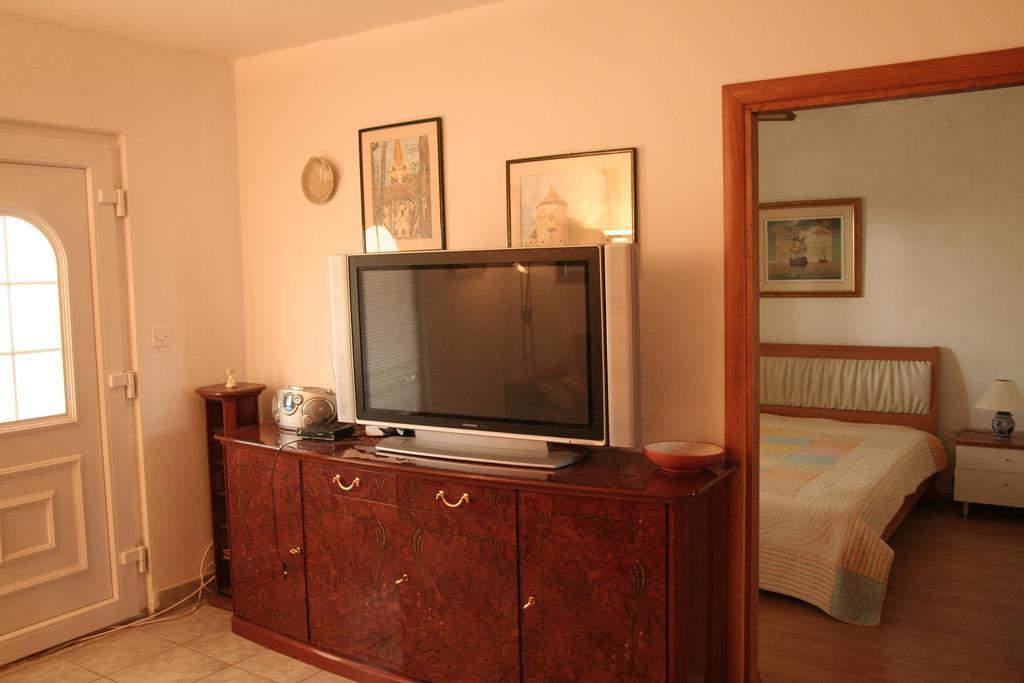 Paula Apartments วีร์ ภายนอก รูปภาพ