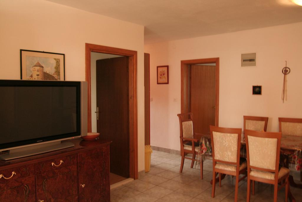 Paula Apartments วีร์ ภายนอก รูปภาพ